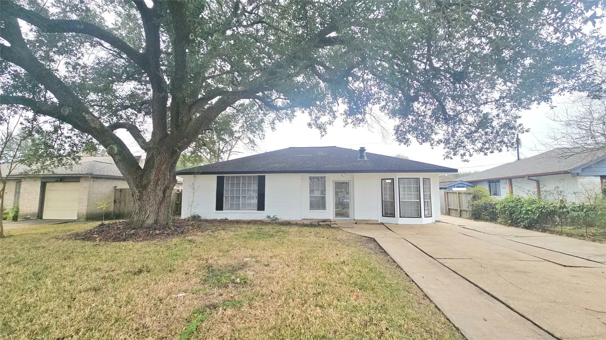 210 Brigadoon Lane, Friendswood, TX 77546 - #1