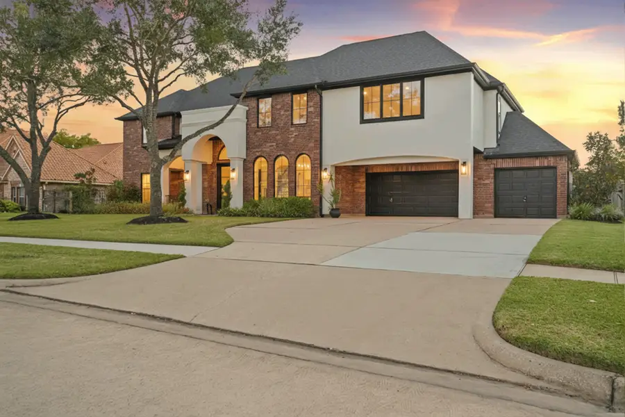 7714 Long Shadows Drive, Sugar Land, TX 77479 - Image #2