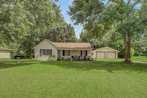 1215 Orange Street, Vidor, TX 77662