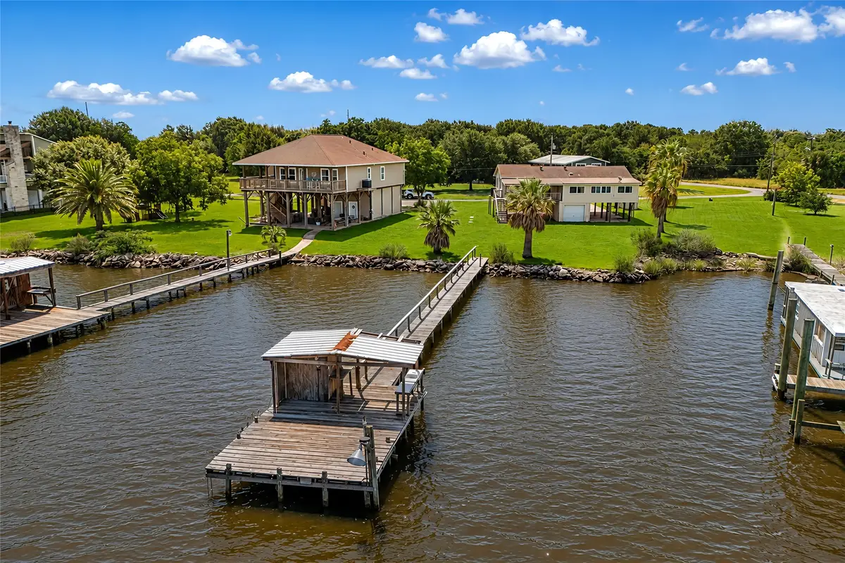 8805 Harbour Drive, Dickinson, TX 77539 - #1