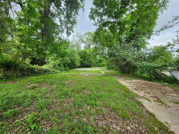 4338 Bond Street, Houston, TX 77026