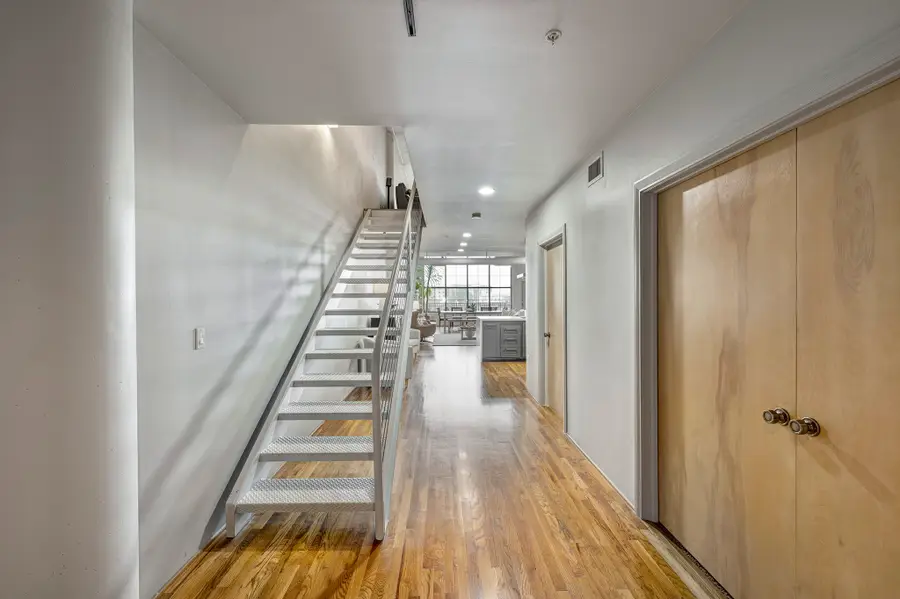 1025 S Shepherd Drive #305, Houston, TX 77019 - #2