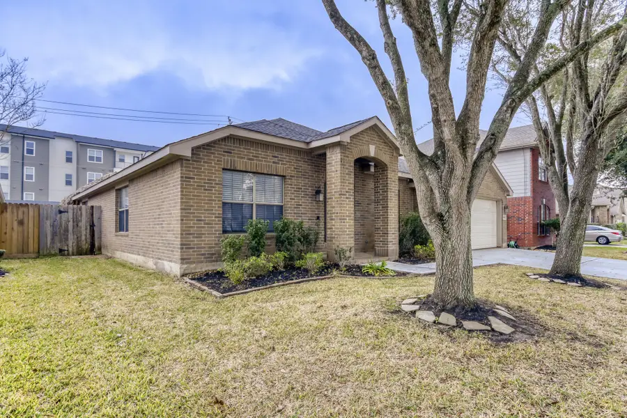 16919 Canyon Springs Lane, Friendswood, TX 77546 - #2
