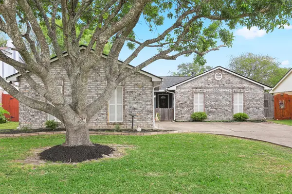 10915 Pecan Drive, La Porte, TX 77571