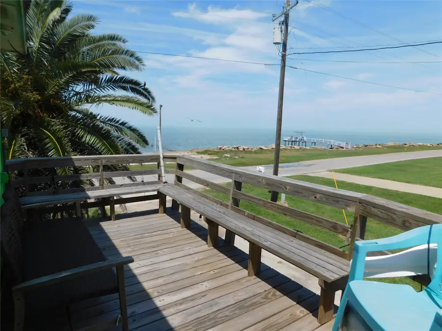 268 S Ocean Drive, Port Lavaca, TX 77979 - #2