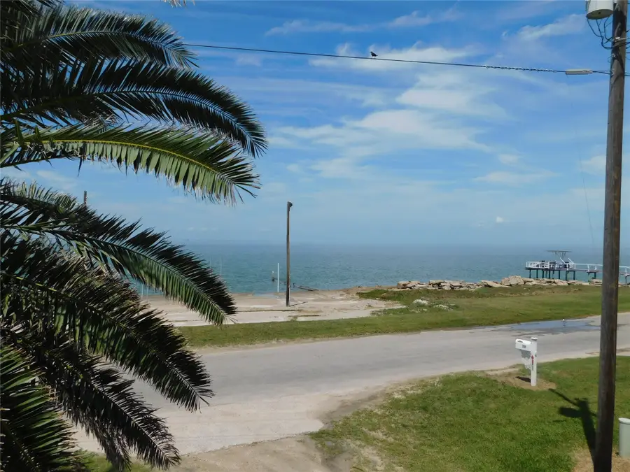 268 S Ocean Drive, Port Lavaca, TX 77979 - #3
