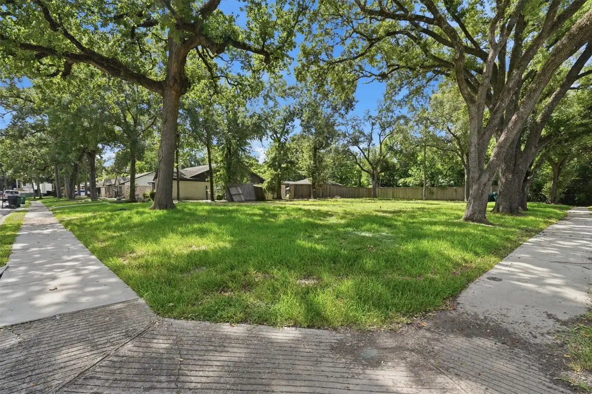 6235 Queenswood Lane, Houston, TX 77008 - #1