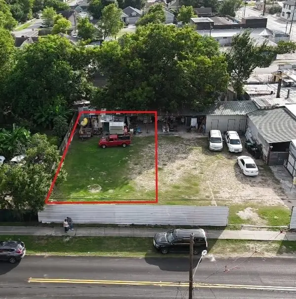 1020 Hogan Street, Houston, TX 77009