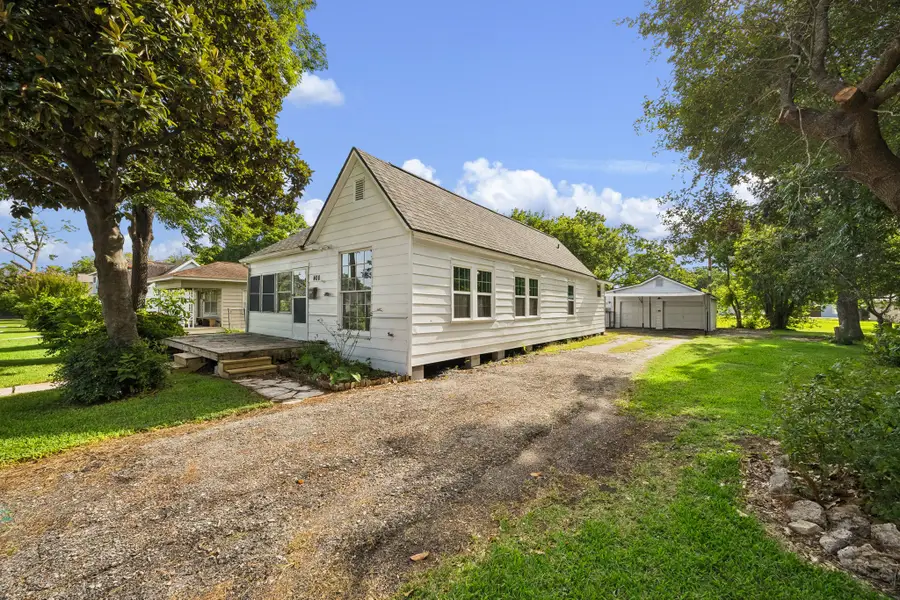 408 S 4th Street, La Porte, TX 77571 - #2
