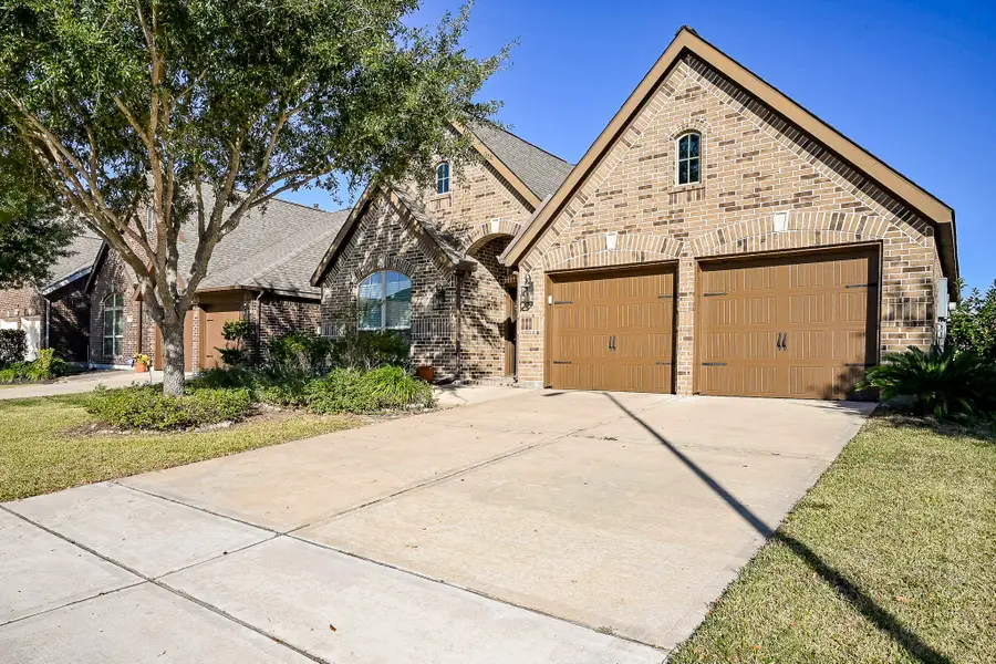 13809 Crystal Harbor Lane, Pearland, TX 77584 - Image #2
