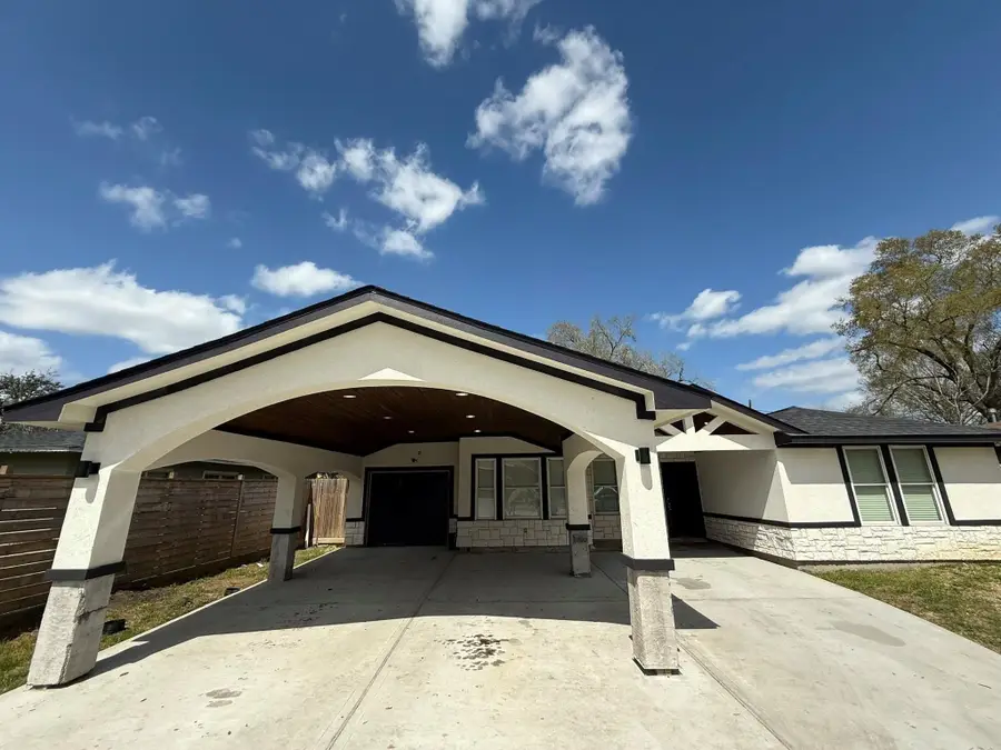 5715 Belarbor Street, Houston, TX 77033 - Image #2