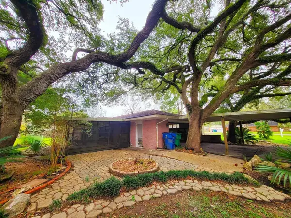 706 Maple Street, Sweeny, TX 77480