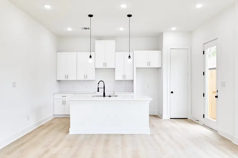 5123 Larkspur Street #B, Houston, TX 77033 - #2