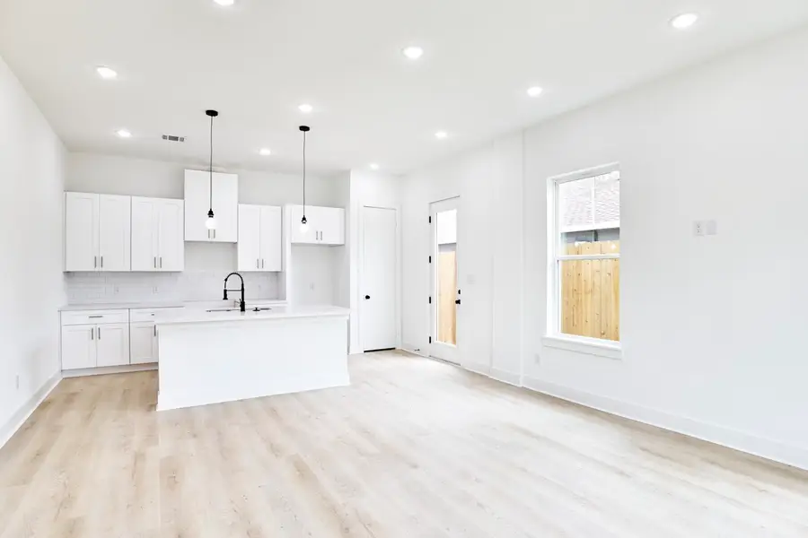 5123 Larkspur Street #B, Houston, TX 77033 - #3