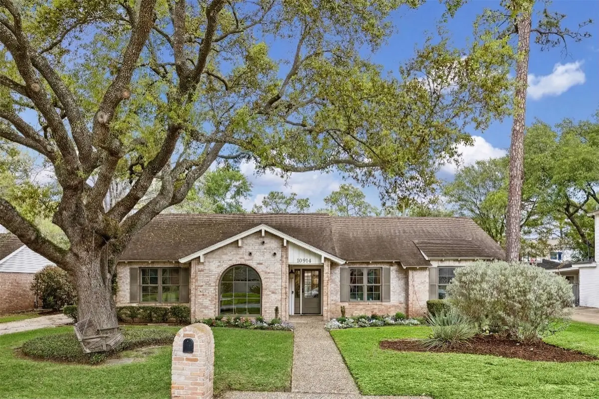 10914 Tupper Lake Drive, Houston, TX 77042 - #1