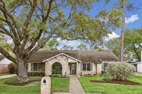 10914 Tupper Lake Drive, Houston, TX 77042