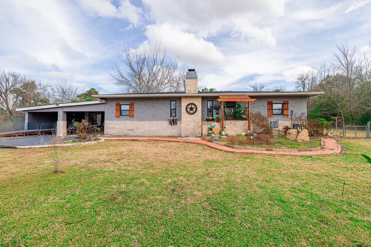 406 S Owensville Street, Franklin, TX 77856 - Image #1
