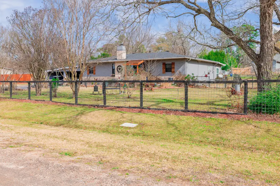406 S Owensville Street, Franklin, TX 77856 - Image #3