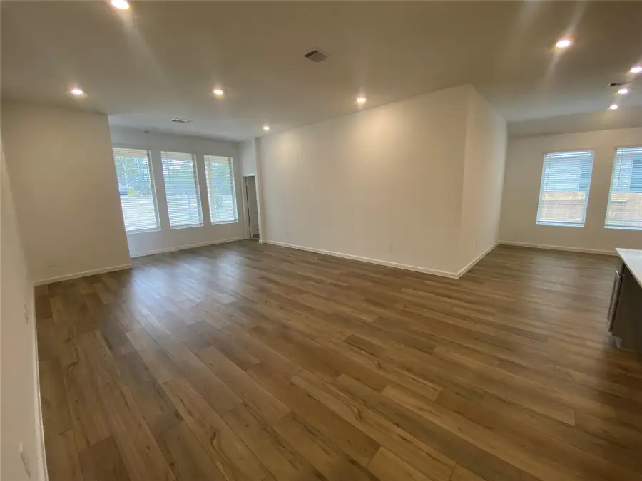 1050 Oakhurst Drive, Dayton, TX 77535 - #3