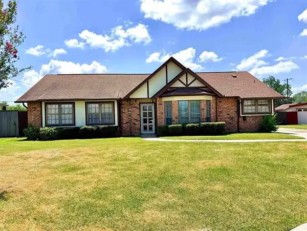509 Donna Court, Port Neches, TX 77651