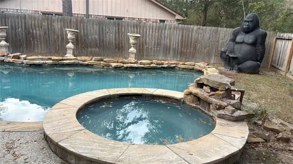 92 S Waxberry Road, Spring, TX 77381