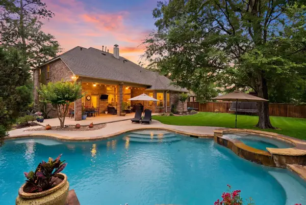 2 Indigo Bunting Place, The Woodlands, TX 77389
