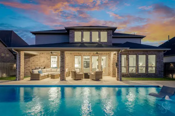 5722 Logan Ridge Lane, Fulshear, TX 77441