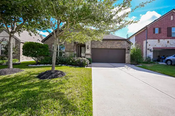 10523 Paula Bluff Lane, Cypress, TX 77433