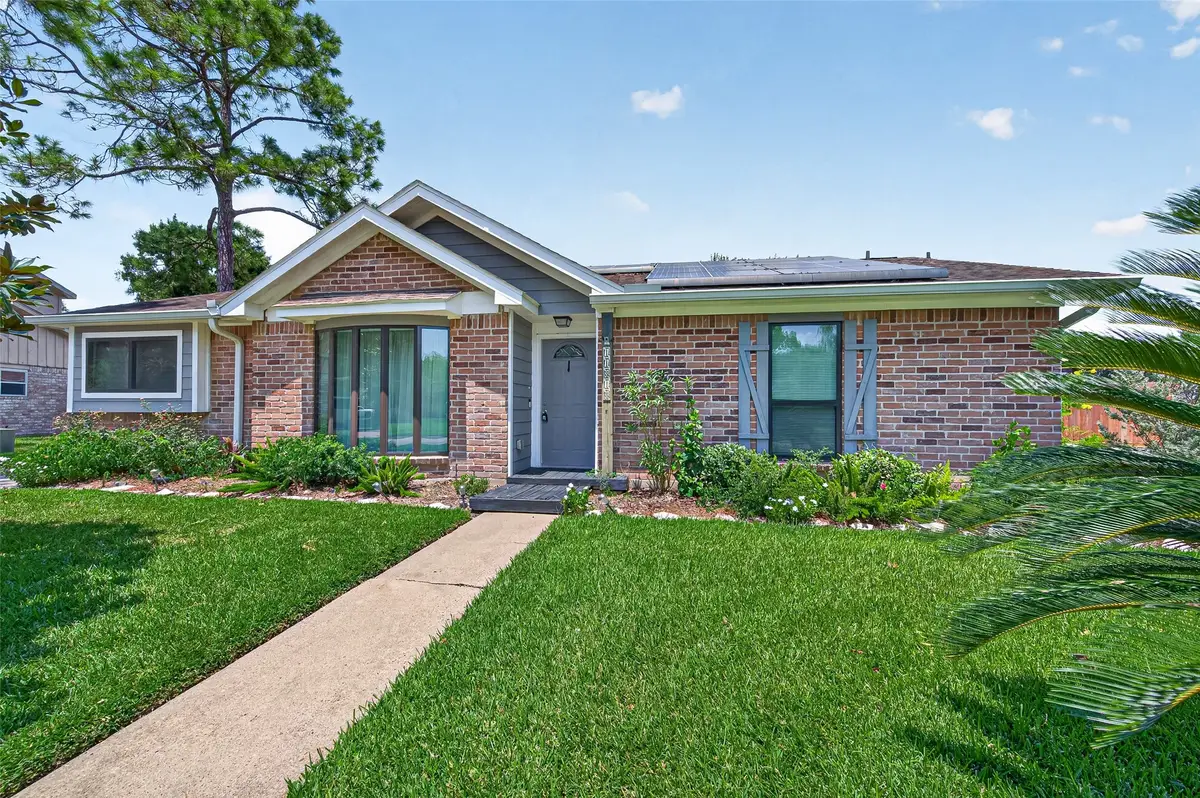 11818 Meadowdale Drive, Meadows Place, TX 77477 - #1