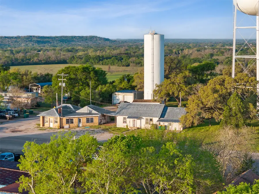 907/915 N Jefferson Street, La Grange, TX 78945 - #2