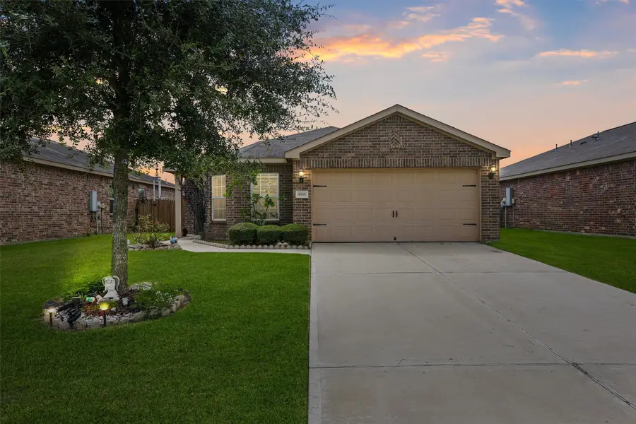 4918 Jagged Cliff Lane, Rosenberg, TX 77469 - Image #2