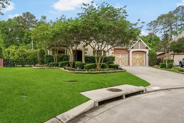 11 Golden Floral Court, Magnolia, TX 77354