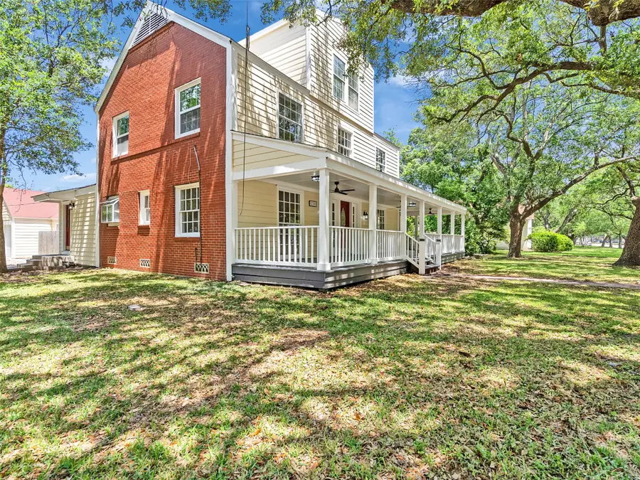 230 9th Avenue, Texas City, TX 77590 - #2