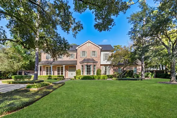 8 Tokeneke Trail, Houston, TX 77024