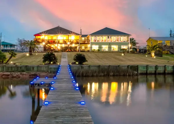 792 W Bayshore Drive, Palacios, TX 77465