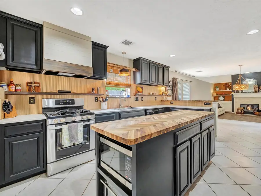 2806 Village Dale, Houston, TX 77059 - Image #2