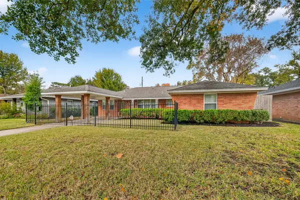 2010 Wakefield Drive, Houston, TX 77018