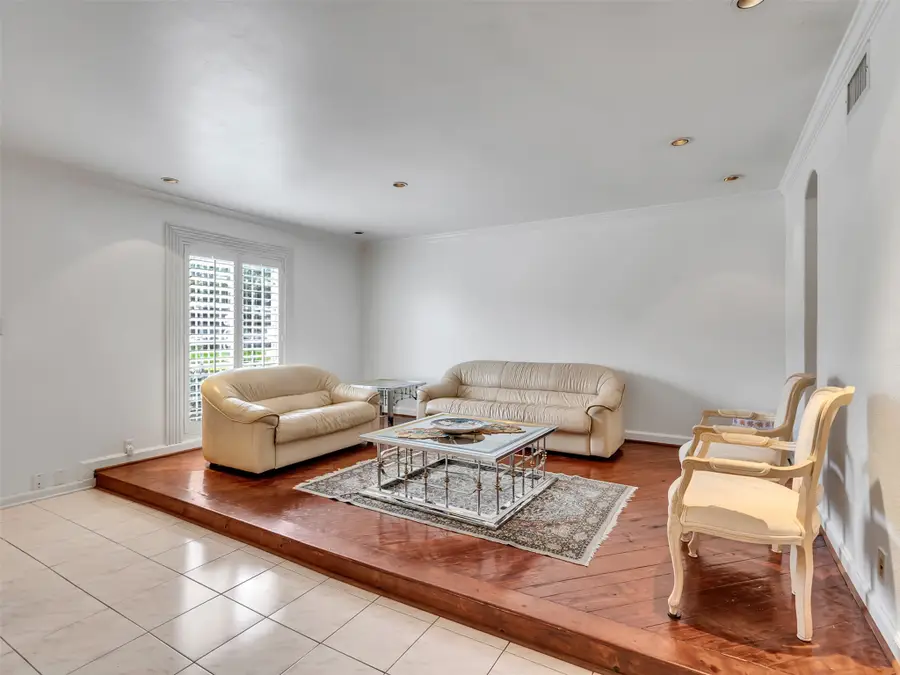 2121 Fountain View Drive #H1, Houston, TX 77057 - #2