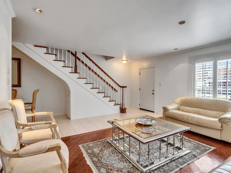 2121 Fountain View Drive #H1, Houston, TX 77057 - #3