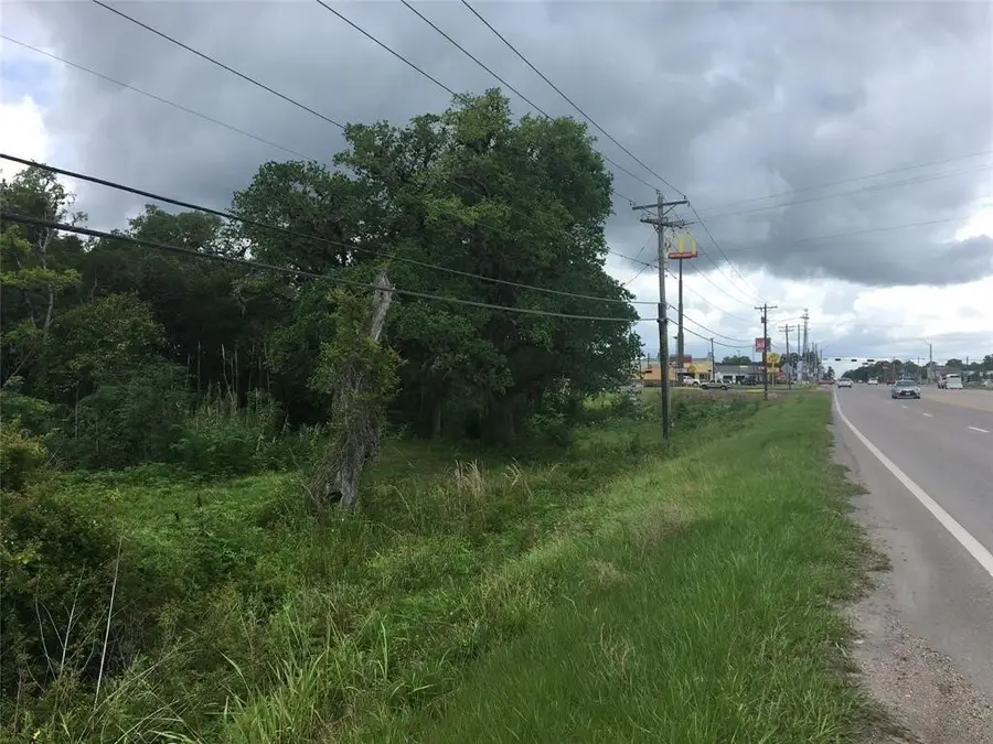 908 S Columbia Drive, West Columbia, TX 77486 - #3