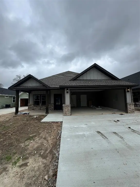 1209 S 14th Street, Nederland, TX 77627