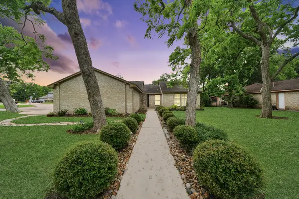 2207 S Belmont Drive, Richmond, TX 77469
