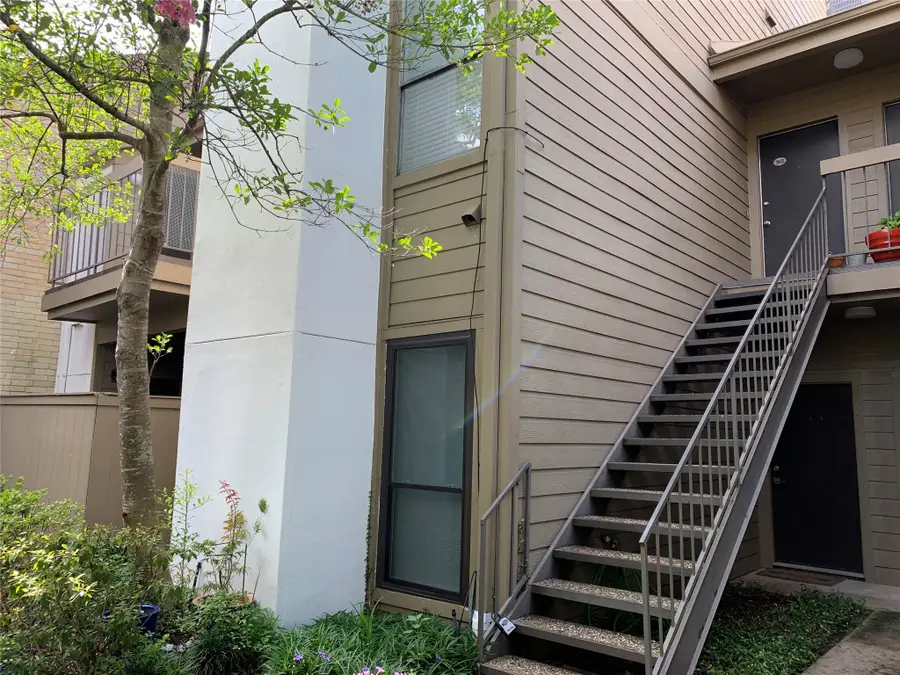 10049 Westpark Drive #168, Houston, TX 77042 - Image #2