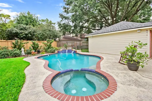 10510 Pearl Drive, Houston, TX 77064