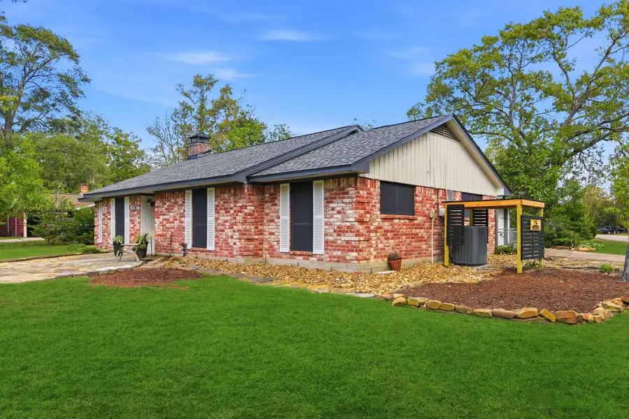 236 Point Clear Drive, Conroe, TX 77304 - Image #3