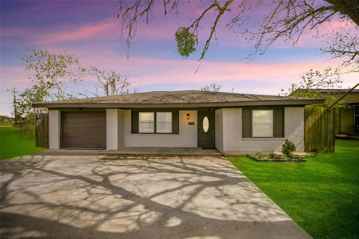 212 S Avenue D, Freeport, TX 77541 - #1