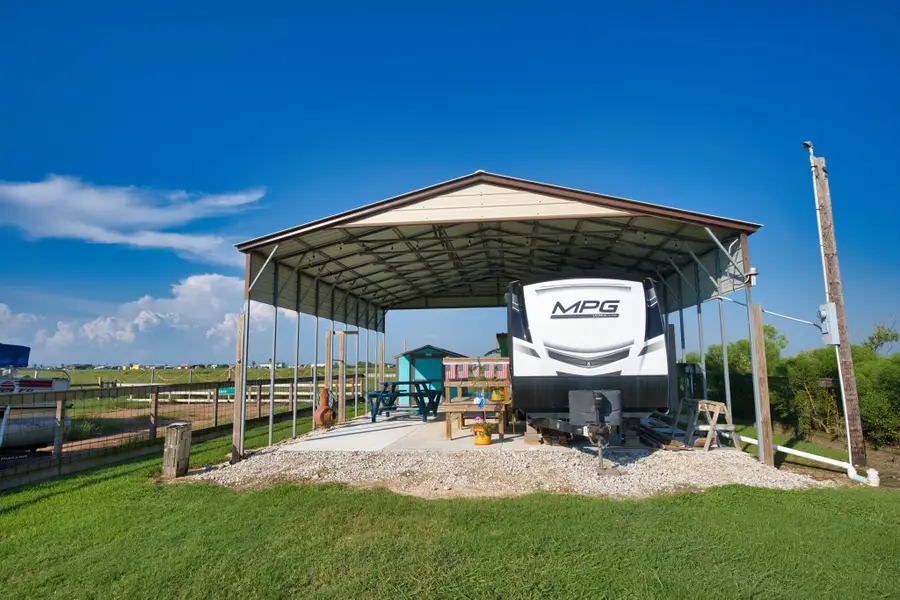 1502 County Road 299, Sargent, TX 77414 - Image #3