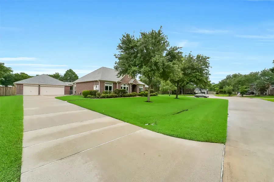 205 Trail Bend Lane, Friendswood, TX 77546 - #2