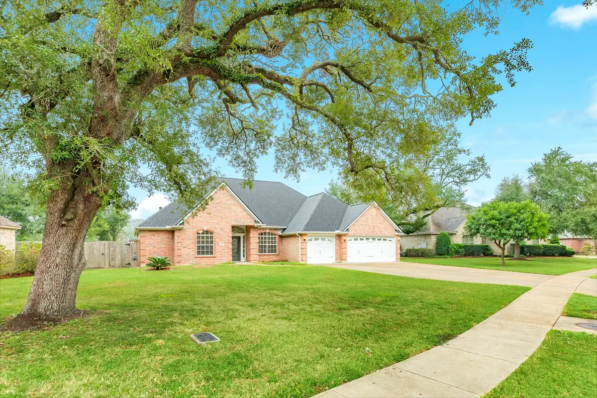 900 Enchanted Oaks Drive, Angleton, TX 77515 - #1