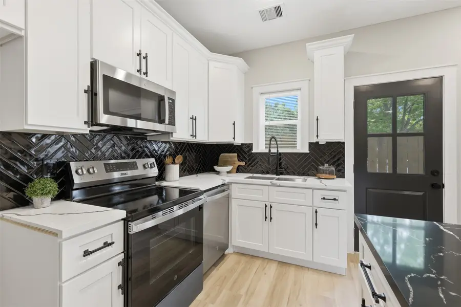 4719 Mallow Street, Houston, TX 77033 - #3